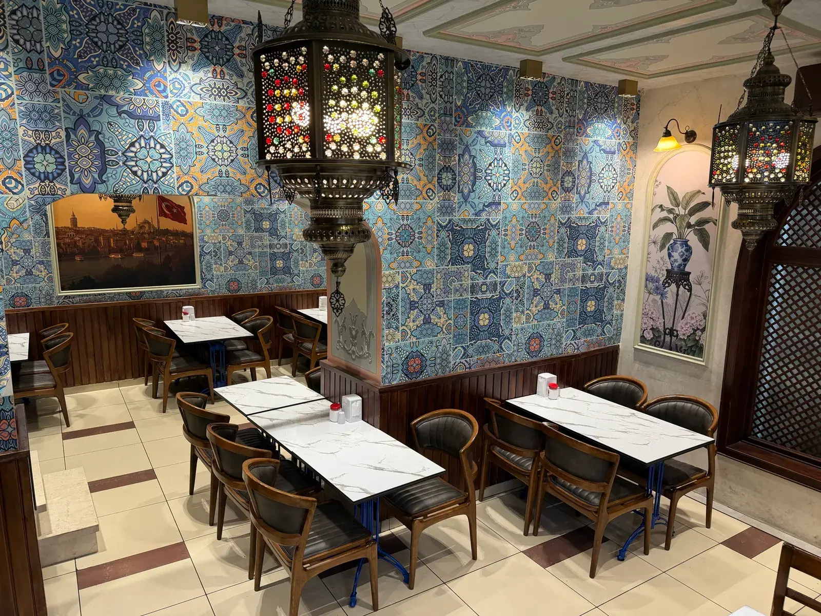 Laleli Furkan Döner İç Mekan